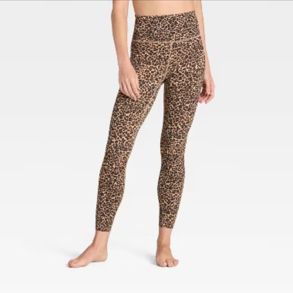 All in Motion Everyday Soft Ultra High-Rise 7/8 Leggings, animal print, size L